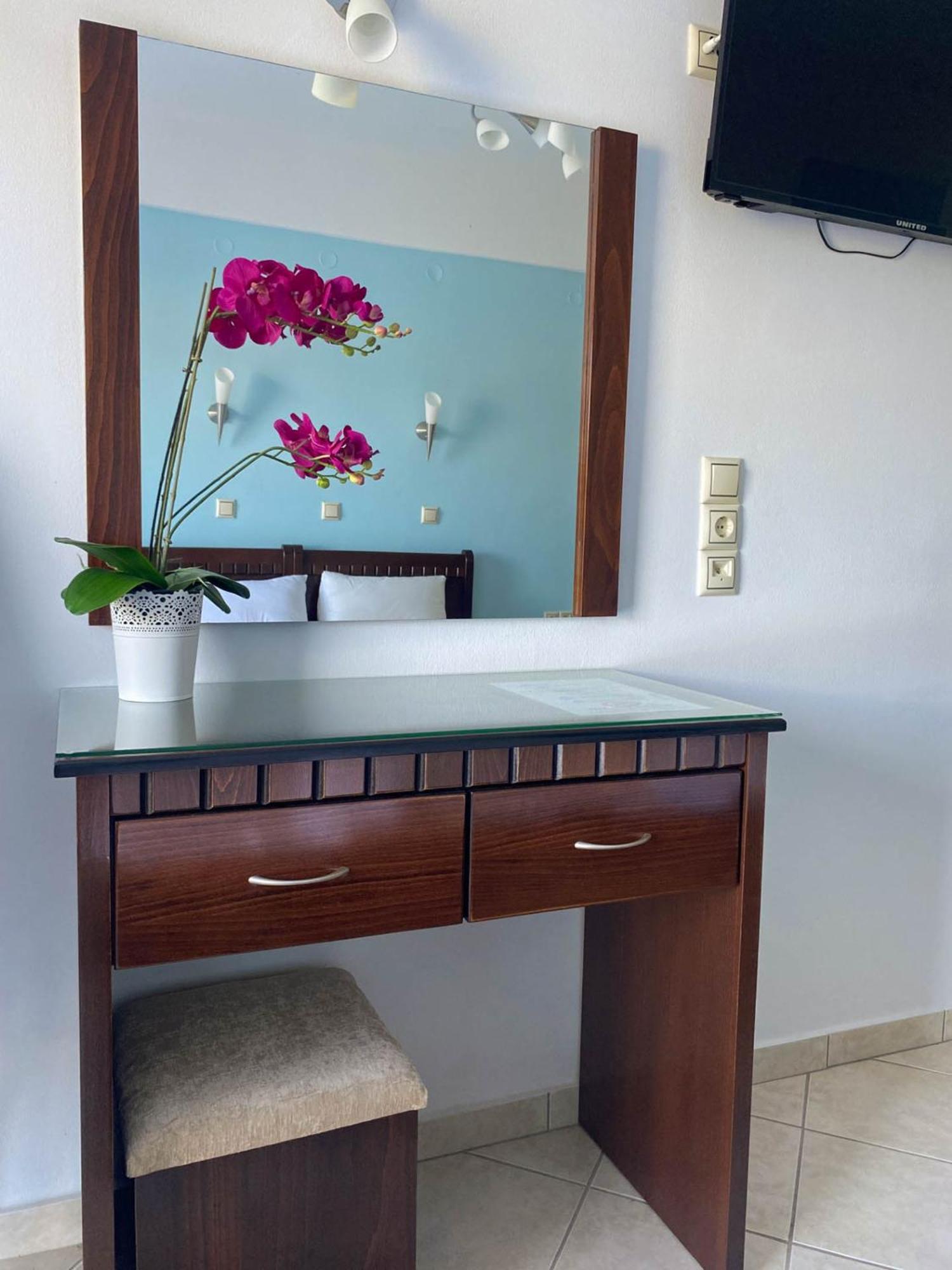 Hotel Alexandros Amudiá Kültér fotó