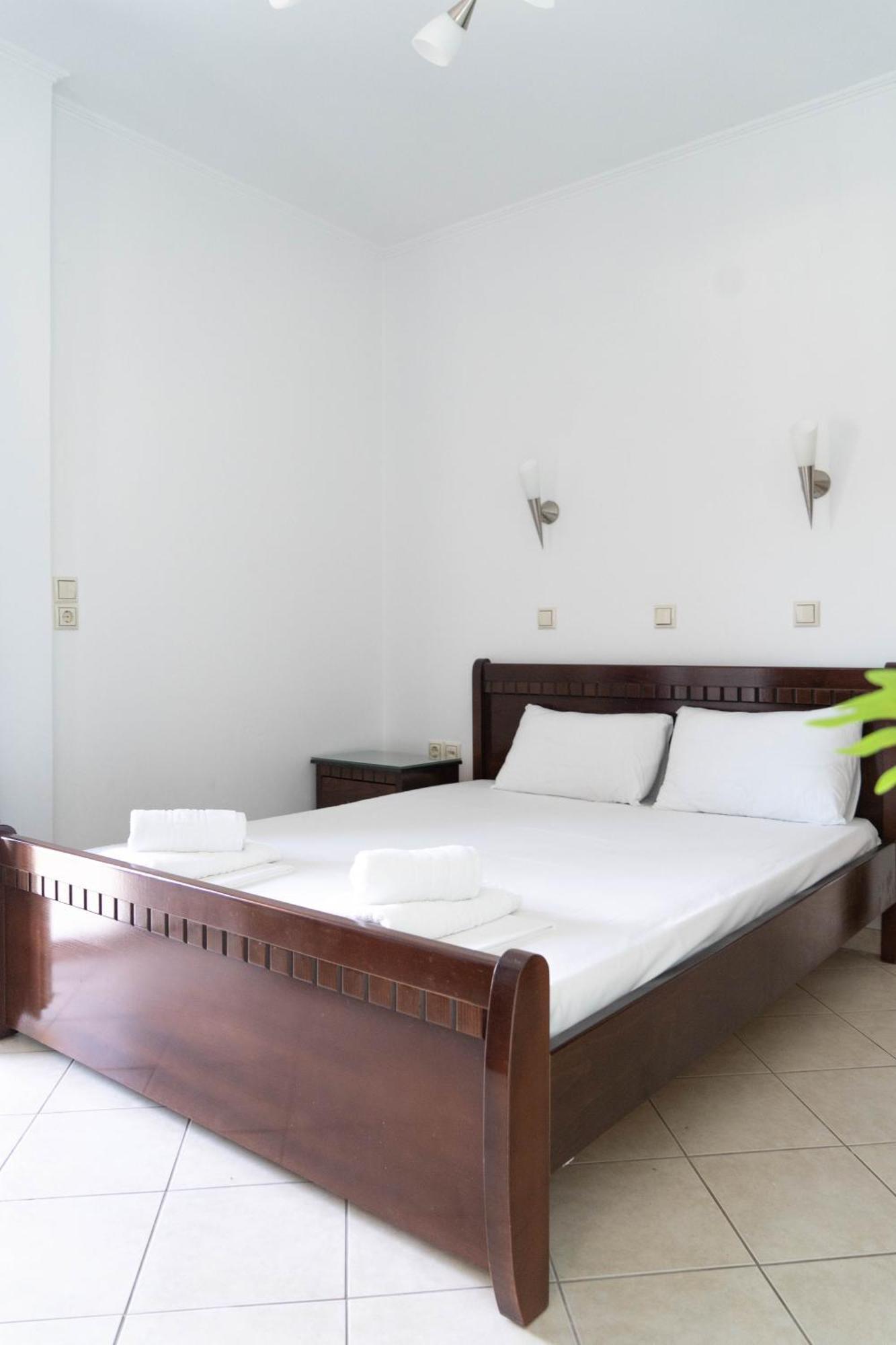 Hotel Alexandros Amudiá Kültér fotó