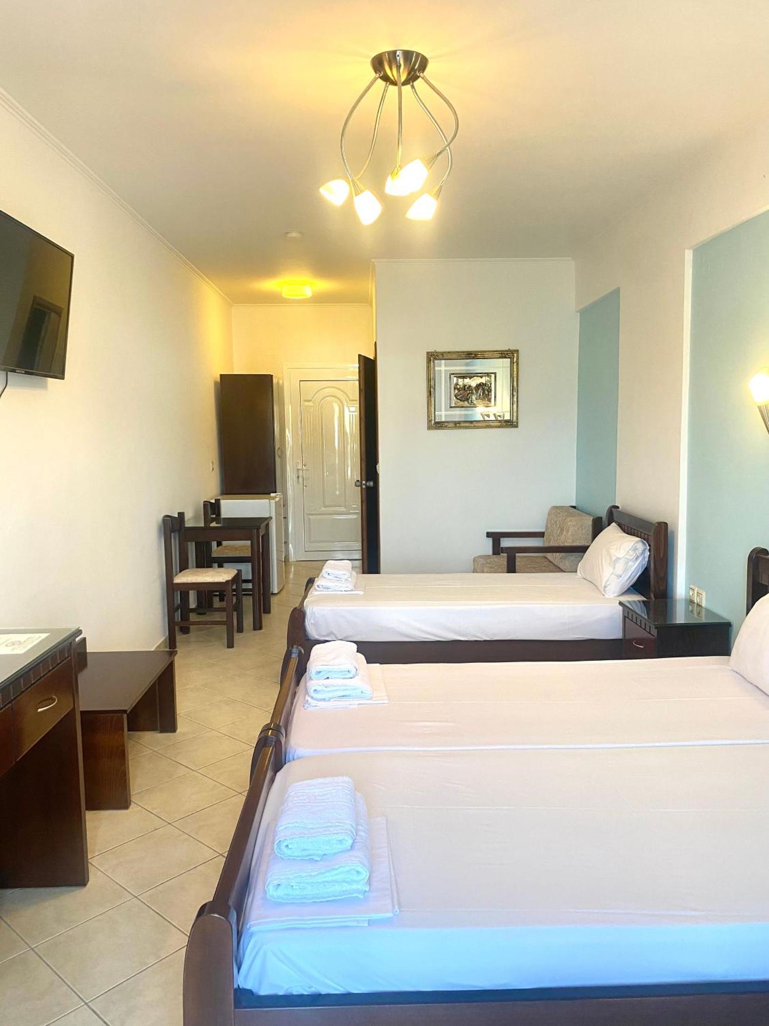 Hotel Alexandros Amudiá Kültér fotó