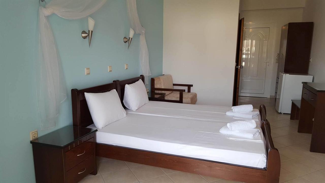 Hotel Alexandros Amudiá Kültér fotó